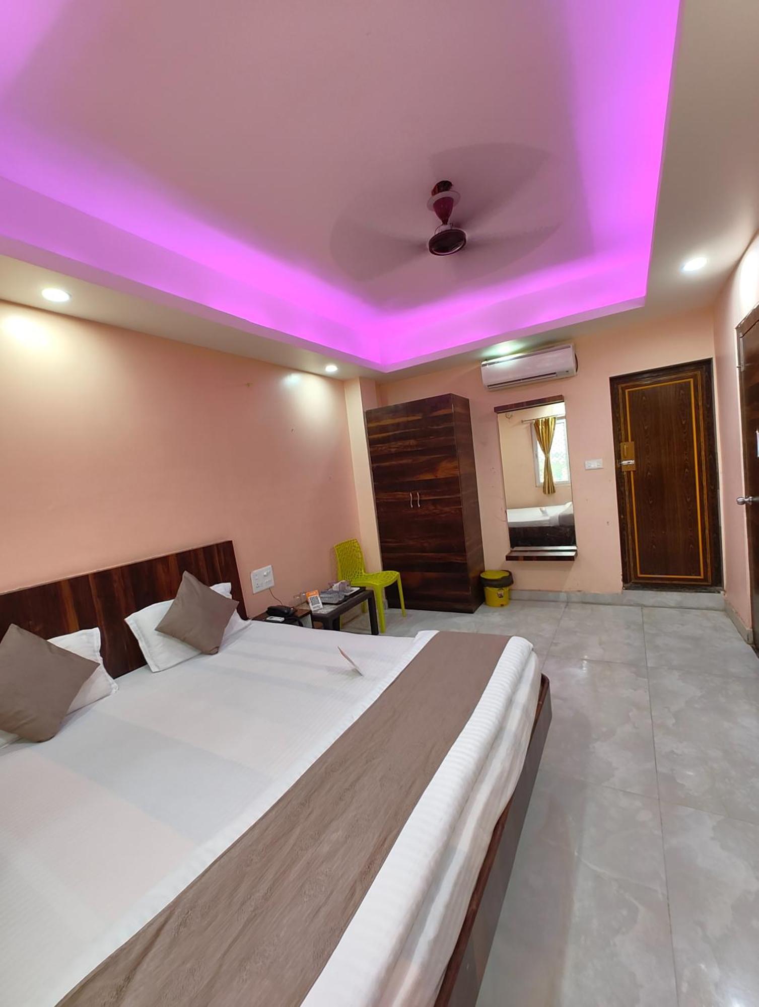 "Hotel Aradhya Puri"- Luxur- Room With Sea-View - Prime Location With Parking Facilities - Best Hotel In Puri Zewnętrze zdjęcie